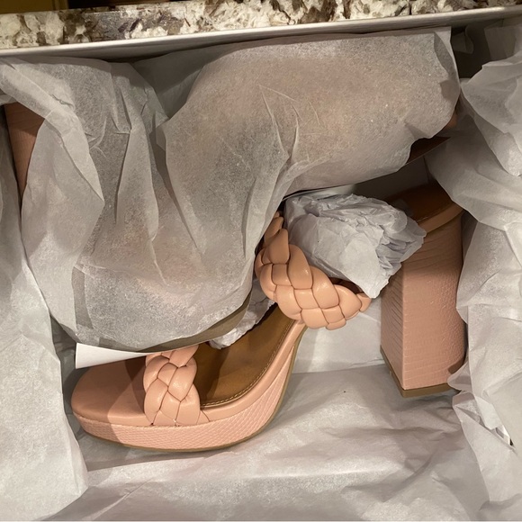 Dolce Vita Braided Heel - Picture 3 of 10